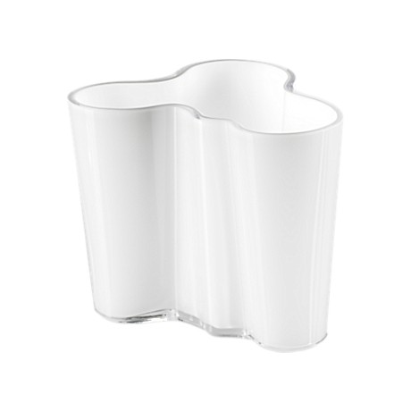 iittala Alvar Aalto Kollektion Vase opalweiß 9,5 cm